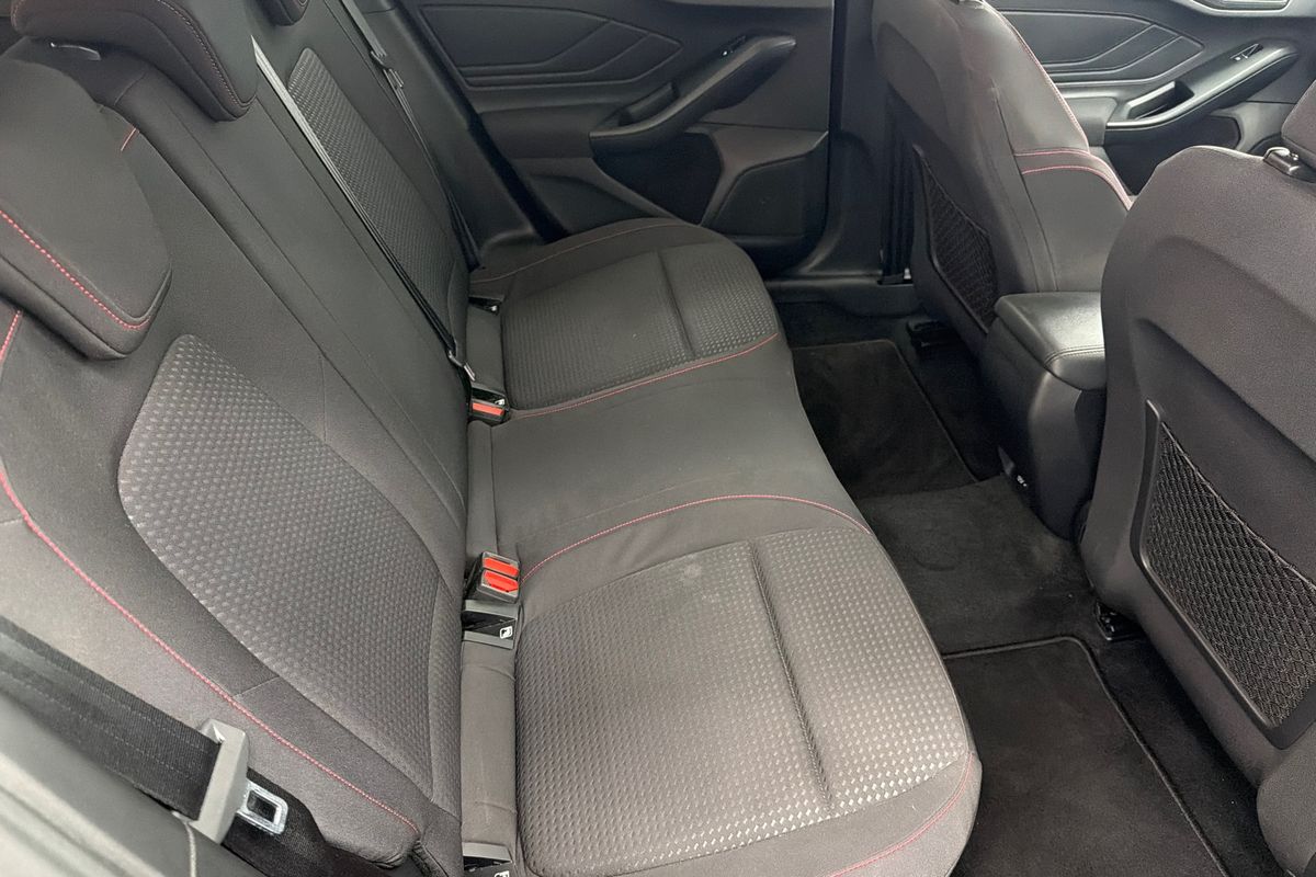 2018 Ford Focus ST-Line SA