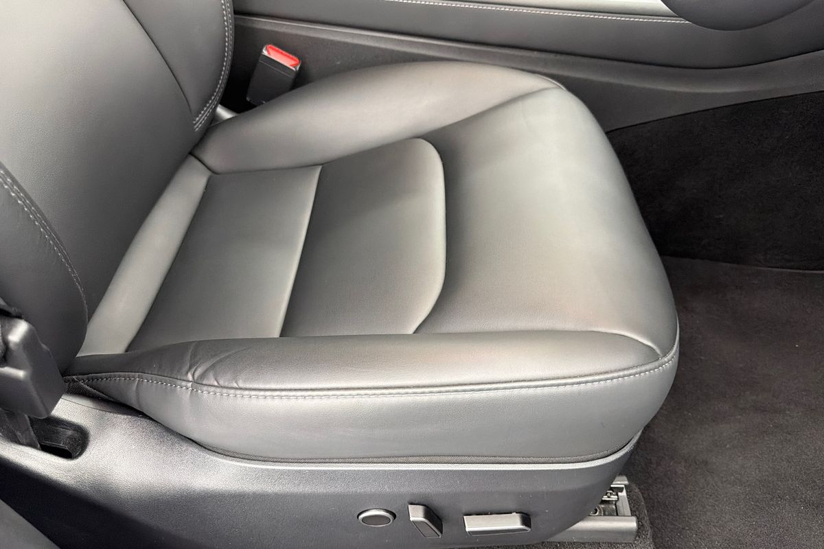2025 Tesla Model Y Long Range