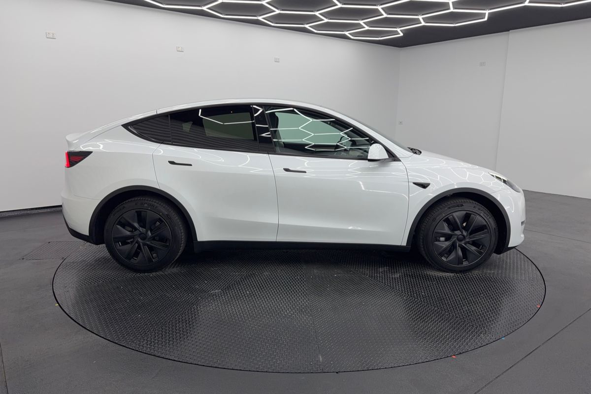 2025 Tesla Model Y Long Range