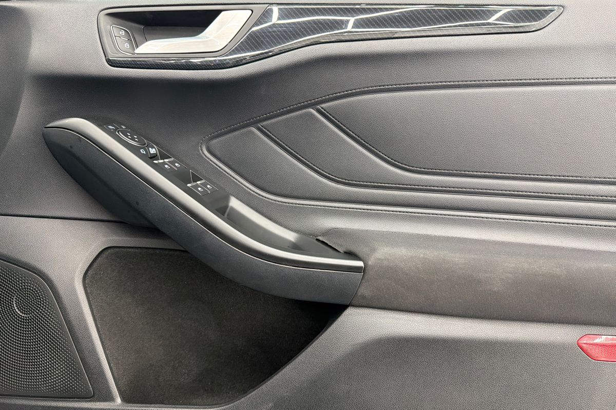 2018 Ford Focus ST-Line SA