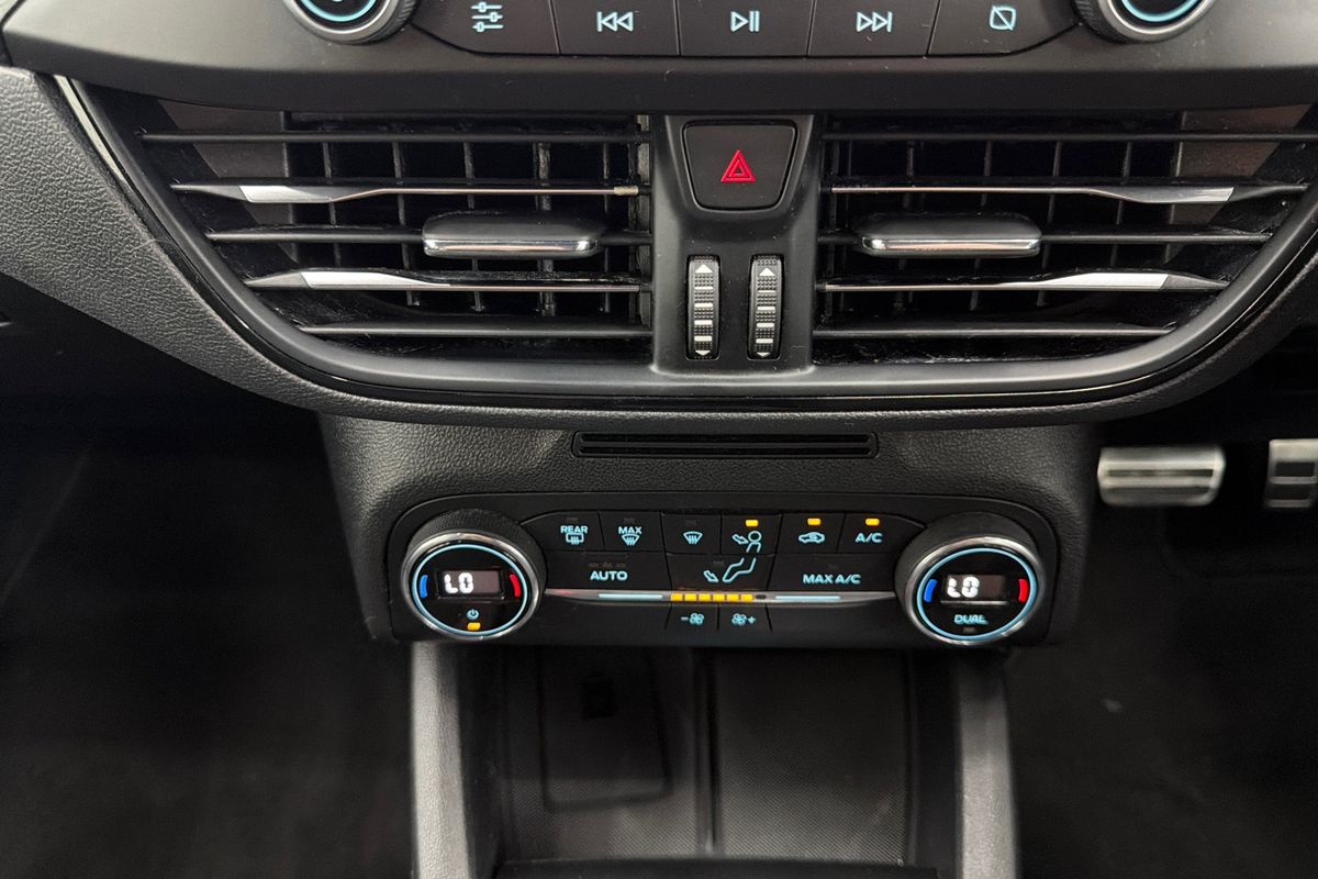 2018 Ford Focus ST-Line SA