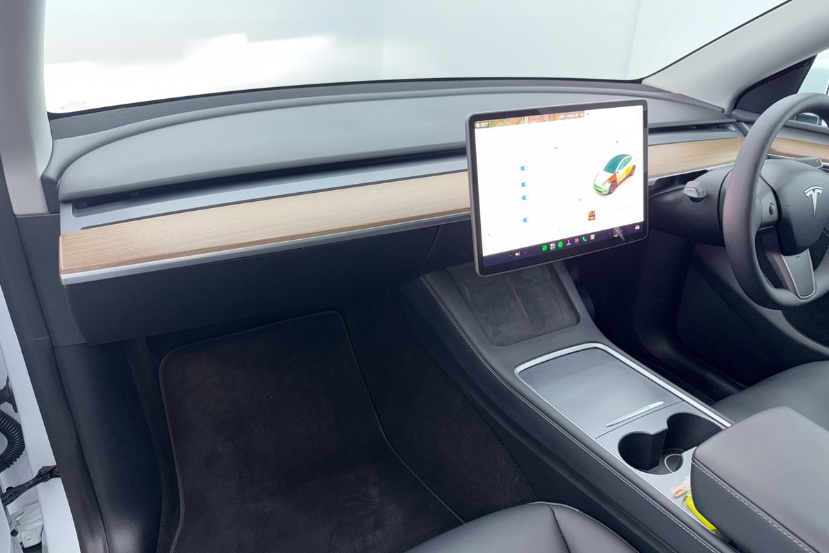 2025 Tesla Model Y Long Range