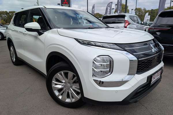 2026 Mitsubishi Outlander ES ZM