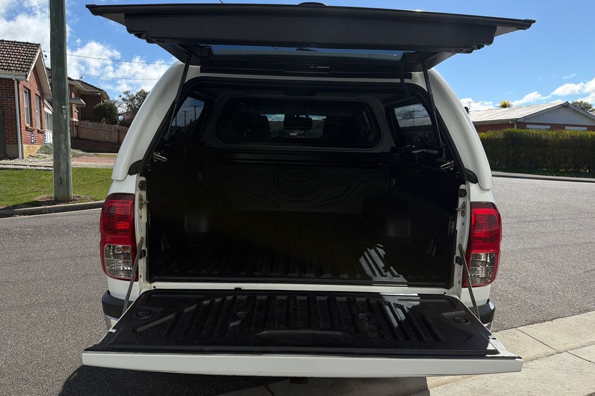 2020 Toyota Hilux SR5 GUN126R 4X4