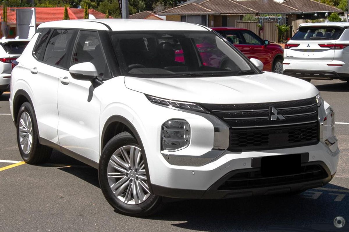 2025 Mitsubishi Outlander ES ZM