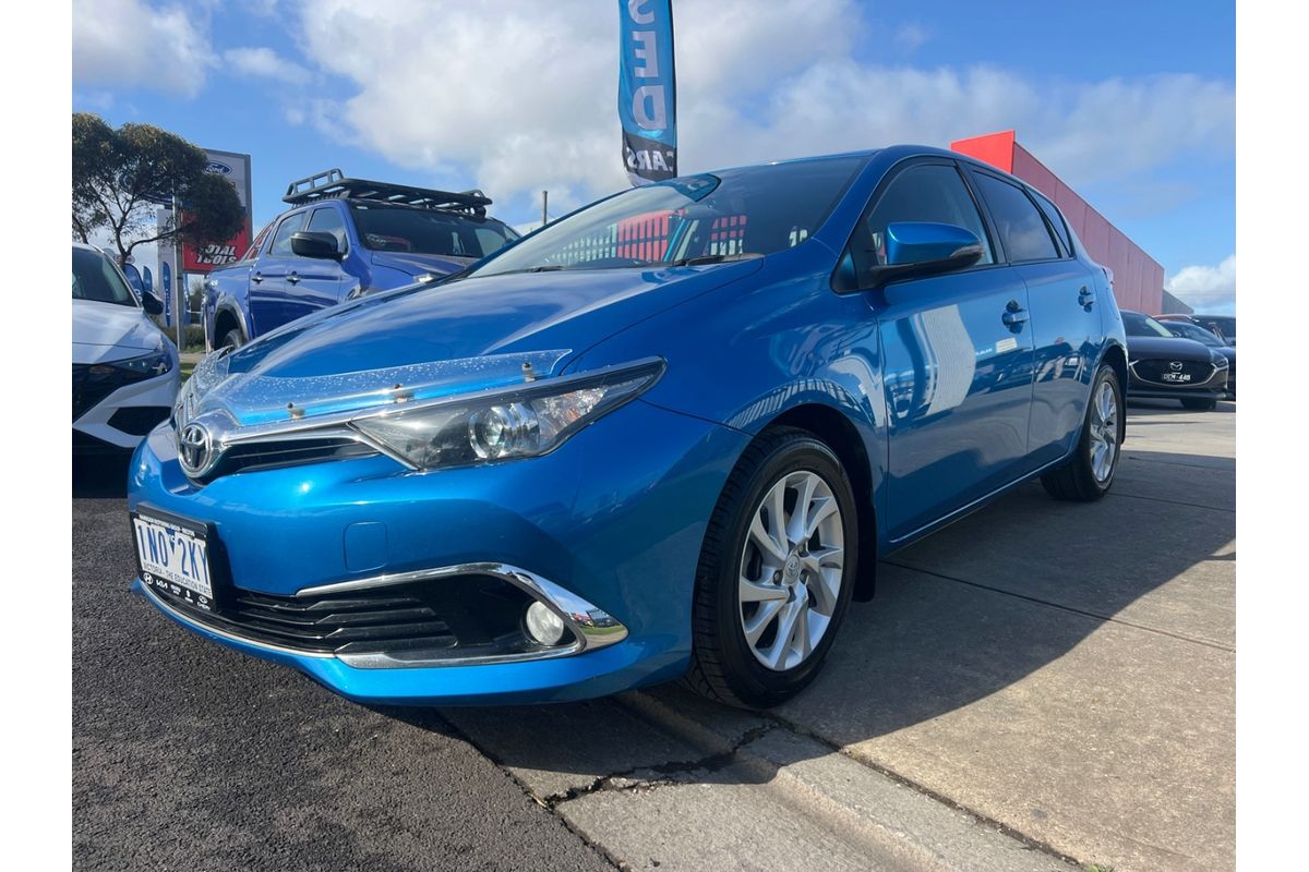 2018 Toyota Corolla Ascent Sport ZRE182R image 3