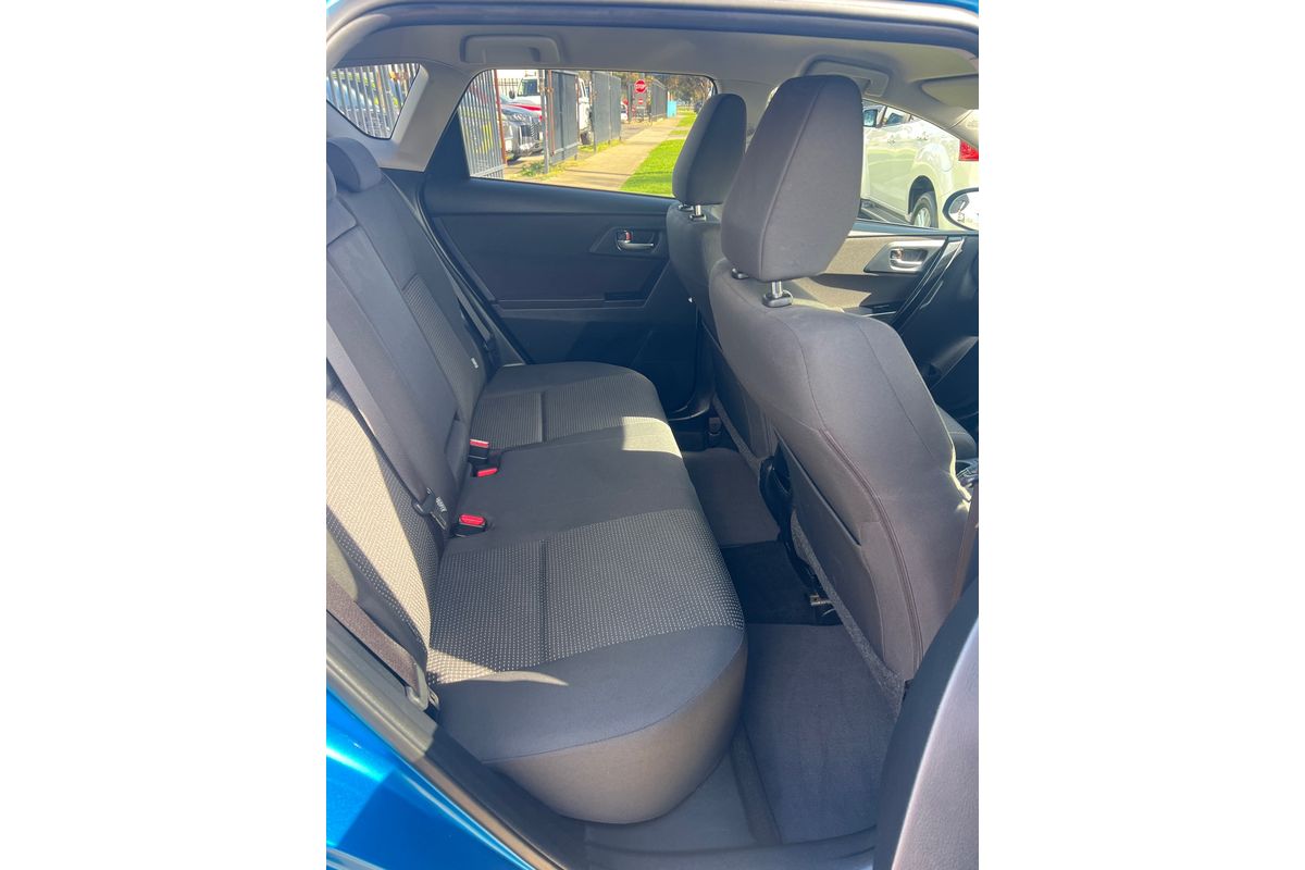 2018 Toyota Corolla Ascent Sport ZRE182R image 9