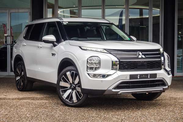 2025 Mitsubishi Outlander PHEV Aspire ZM