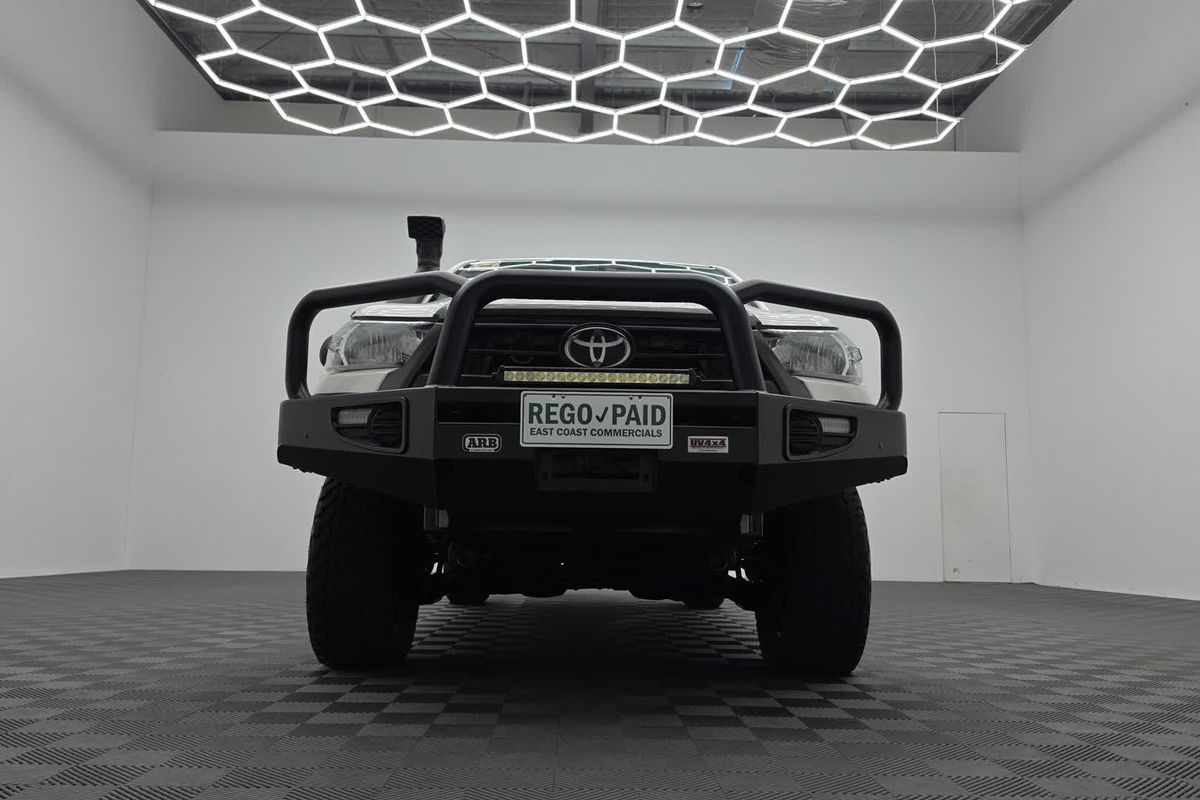 2022 Toyota Hilux SR GUN126R 4X4 image 8
