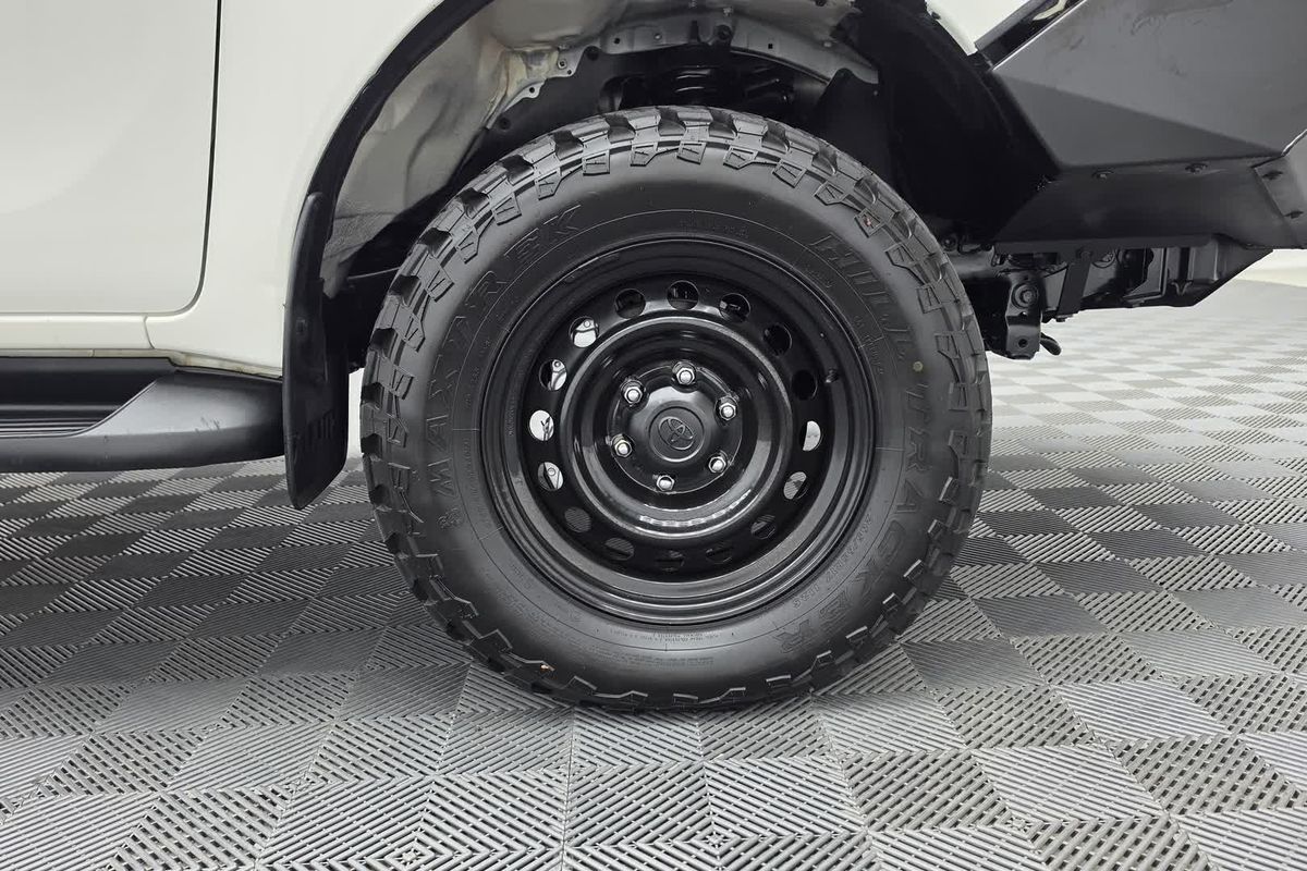 2022 Toyota Hilux SR GUN126R 4X4 image 18