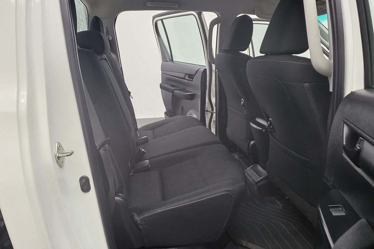 2022 Toyota Hilux SR GUN126R 4X4 image 24
