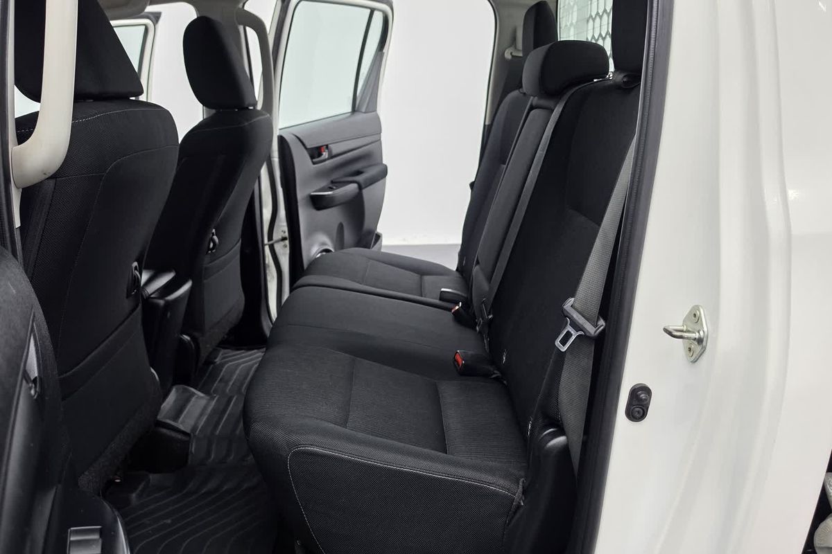 2022 Toyota Hilux SR GUN126R 4X4 image 31