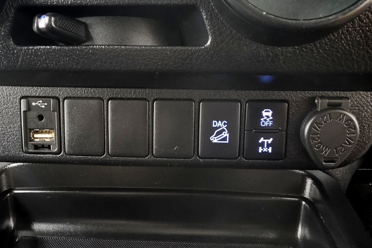 2022 Toyota Hilux SR GUN126R 4X4 image 37