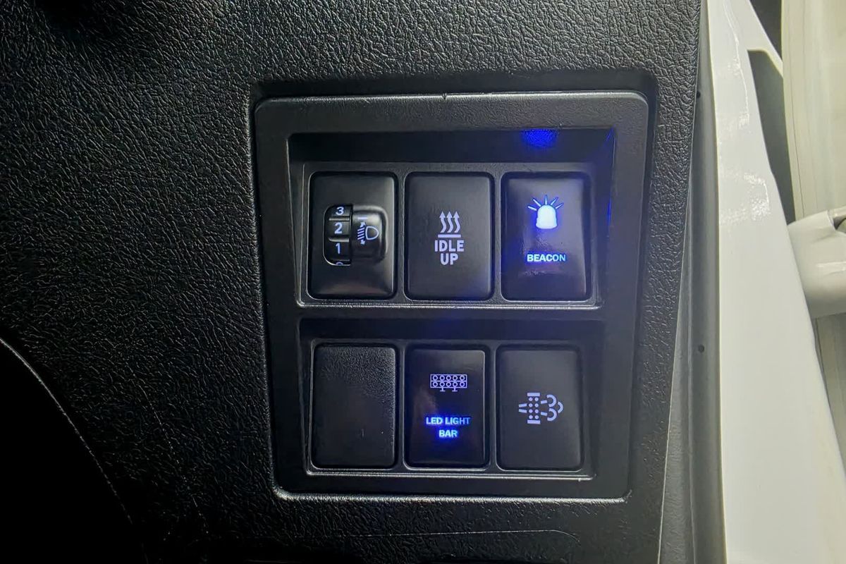 2022 Toyota Hilux SR GUN126R 4X4 image 42