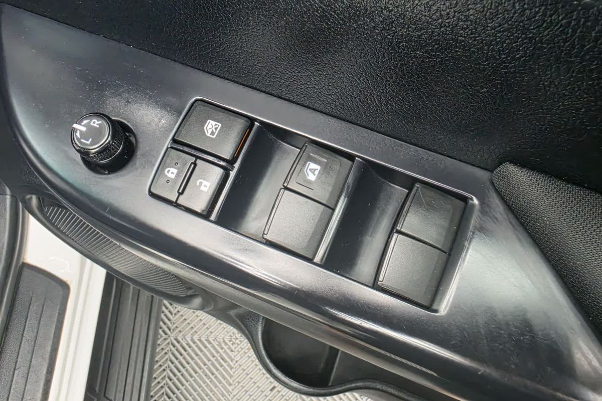 2022 Toyota Hilux SR GUN126R 4X4 image 43