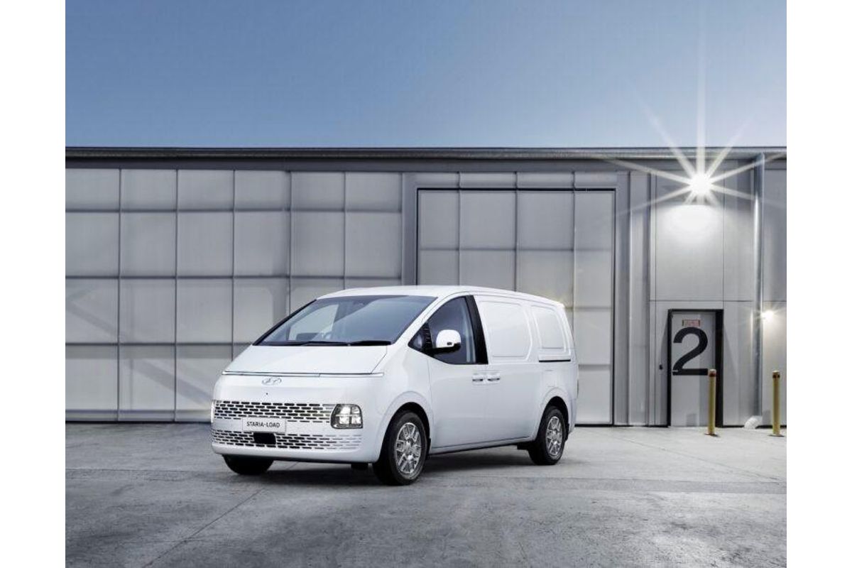 2026 Hyundai STARIA LOAD Hybrid Premium US4.V4