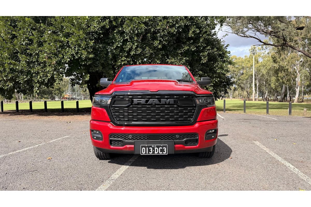 2026 RAM 1500 Express Black Edition Hurricane SO DT 4X4 SWB