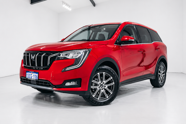 2023 Mahindra XUV700 AX7L