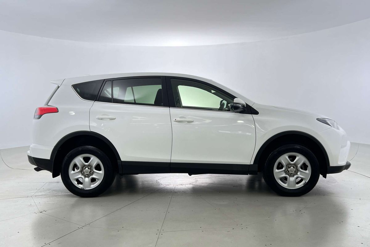 2018 Toyota RAV4 GX ZSA42R