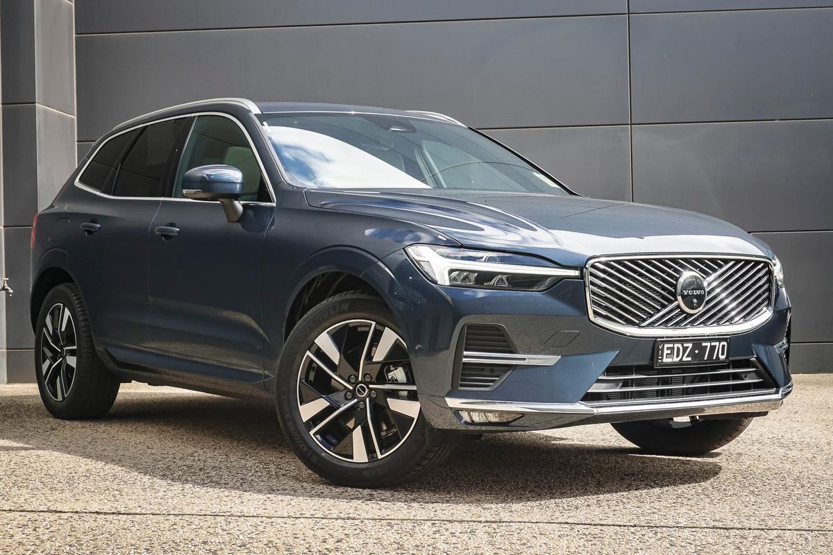 2026 Volvo XC60 Plus B5 Bright