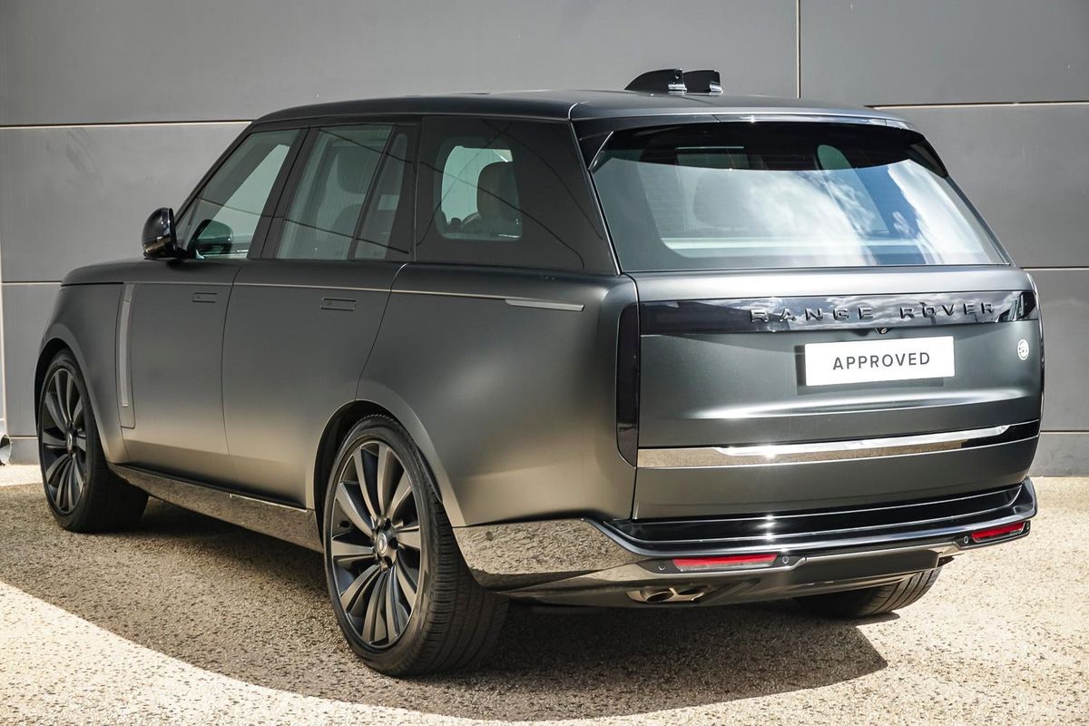 2024 Land Rover Range Rover P615 SV L460