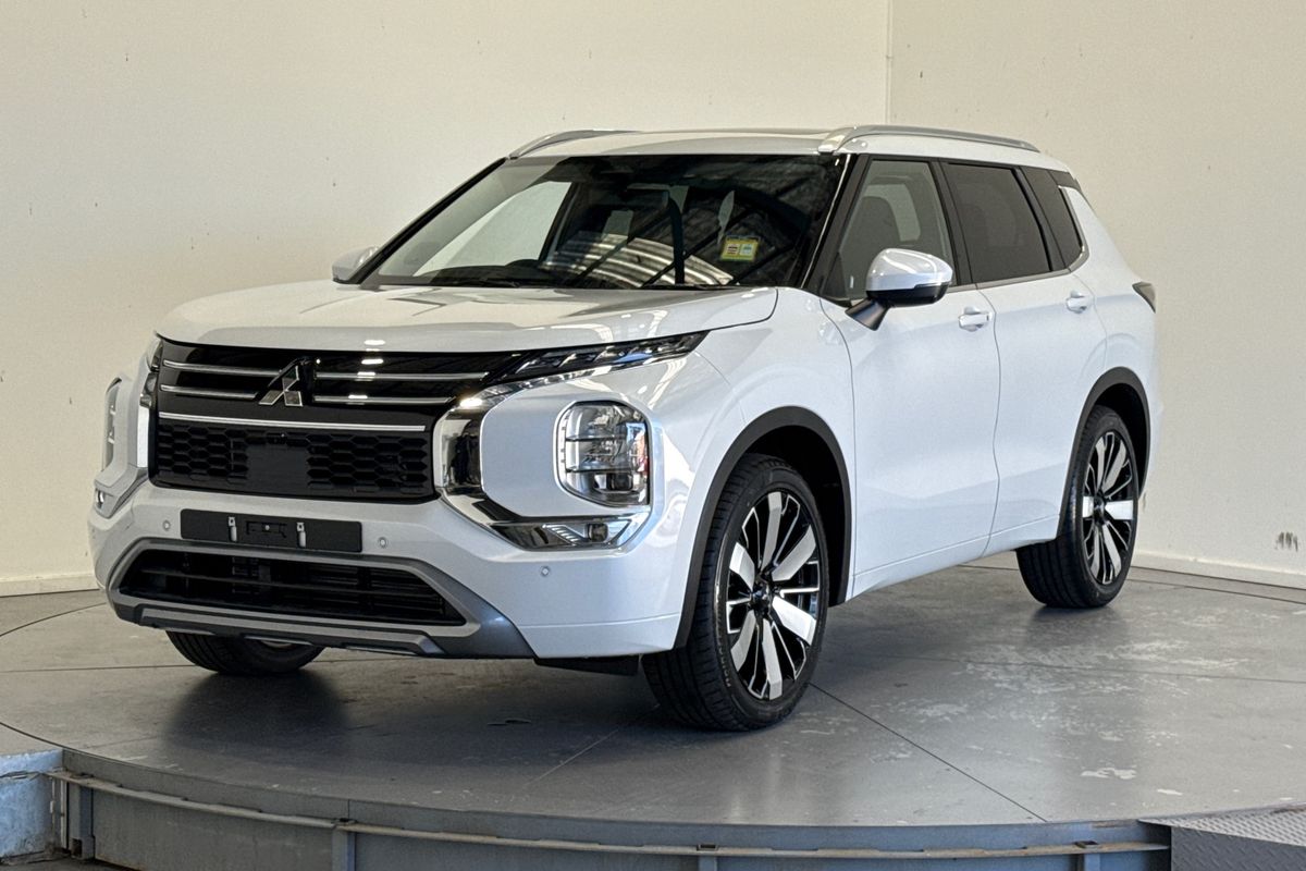 2026 Mitsubishi Outlander Exceed ZM