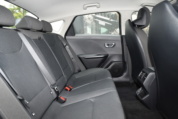 2026 Kia K4 S CL4m thumb-5