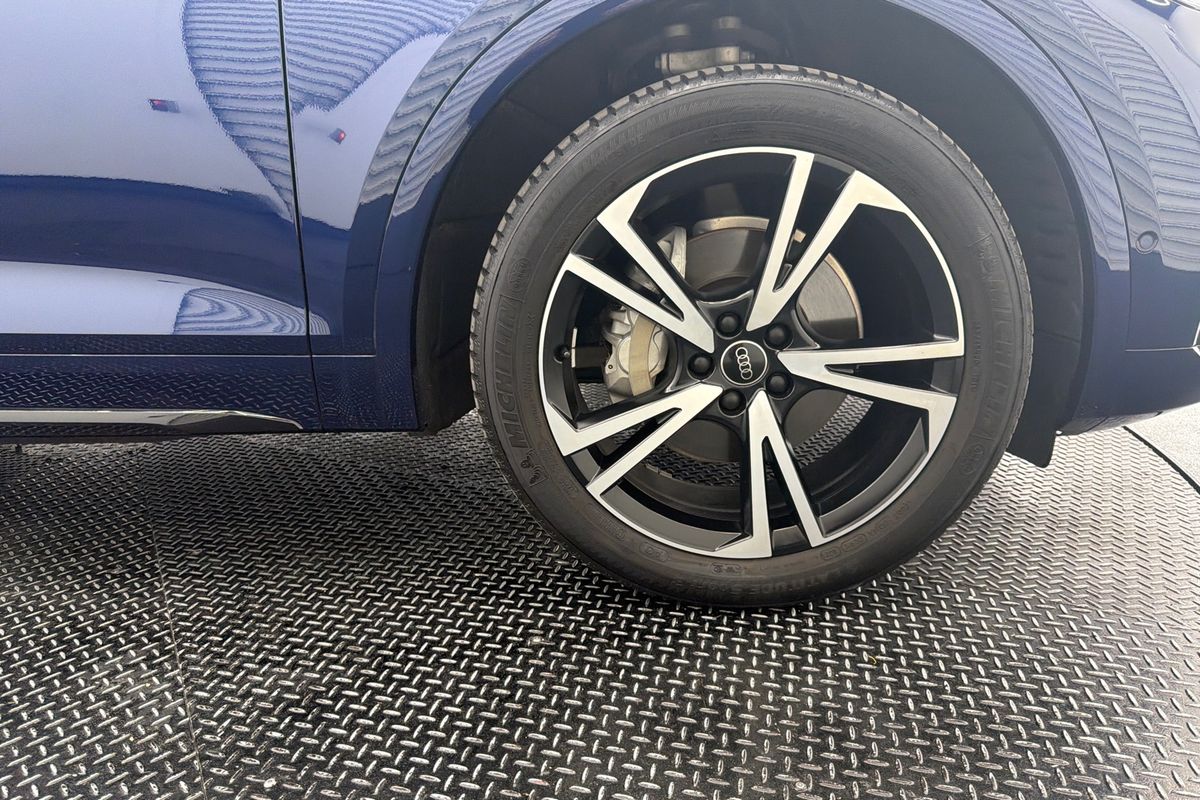 2024 Audi Q5 35 TDI FY