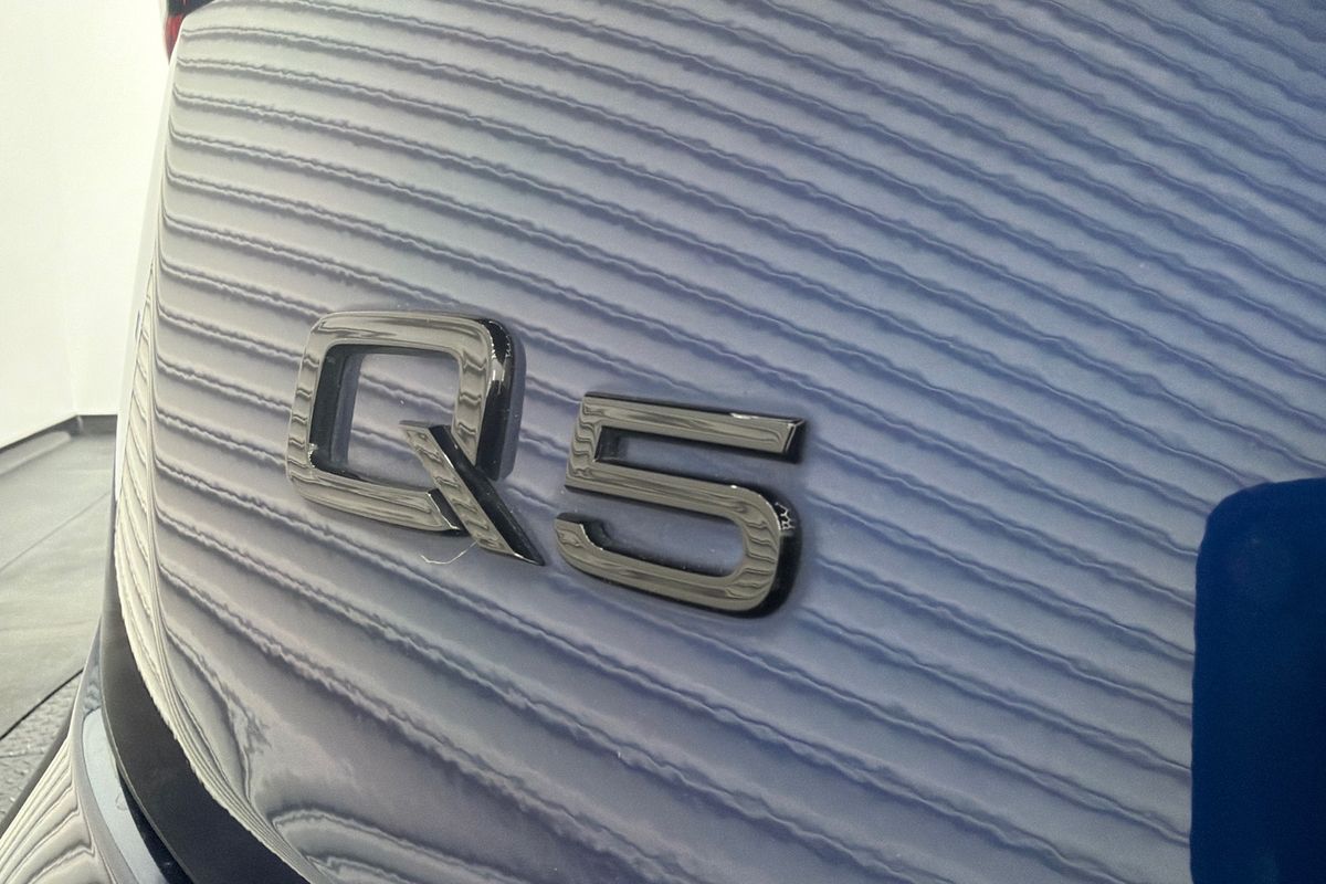 2024 Audi Q5 35 TDI FY