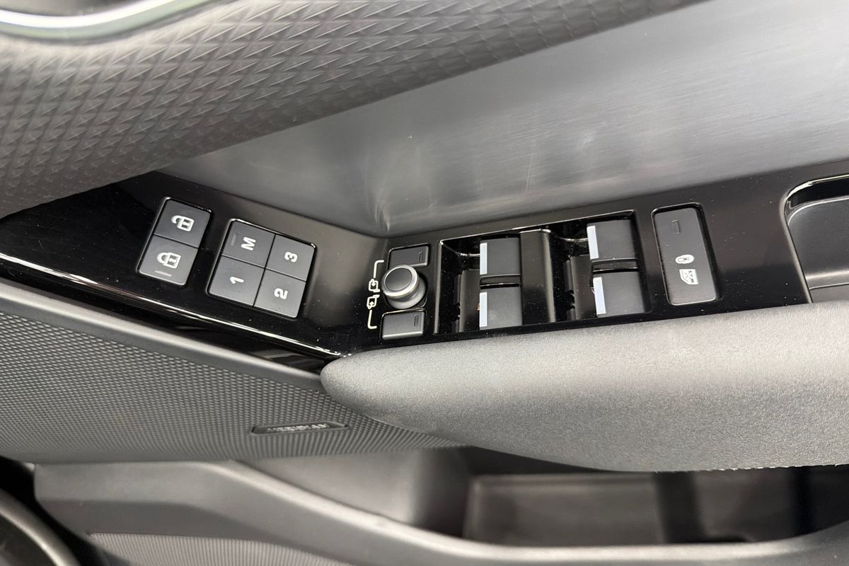 2022 Land Rover Range Rover Velar D300 Edition L560