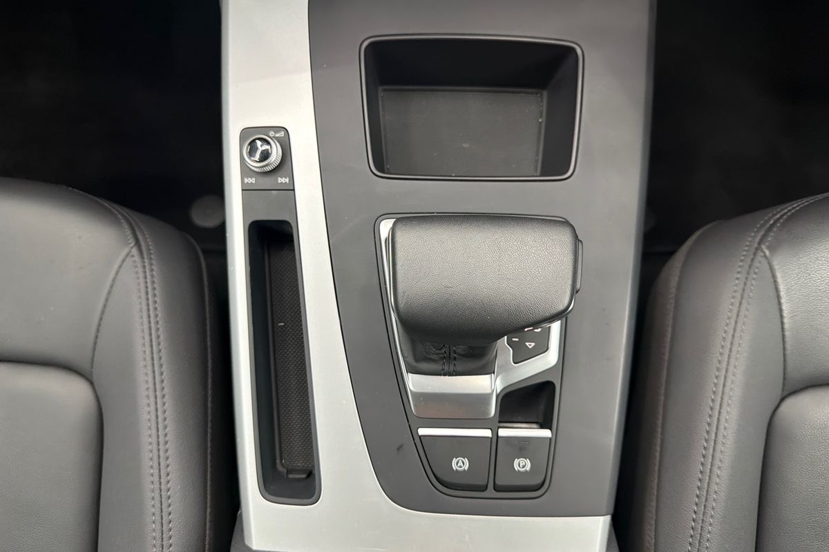 2024 Audi Q5 35 TDI FY