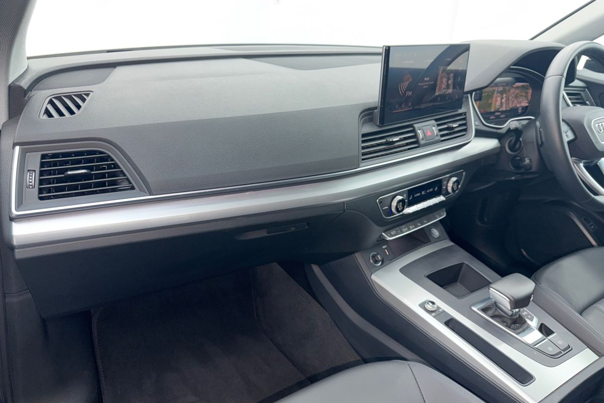 2024 Audi Q5 35 TDI FY