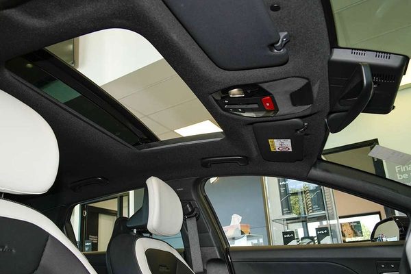 2025 Kia K4 GT-Line CL4m thumb-11