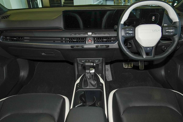 2025 Kia K4 GT-Line CL4m thumb-13