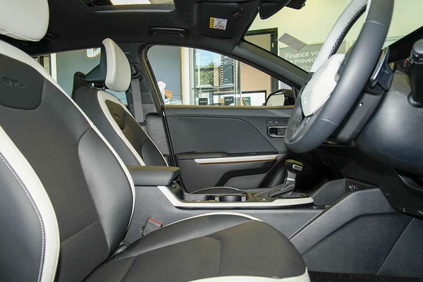 2025 Kia K4 GT-Line CL4m thumb-18