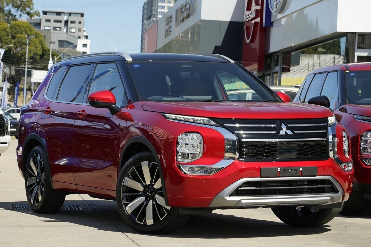 2026 Mitsubishi Outlander Exceed Tourer ZM