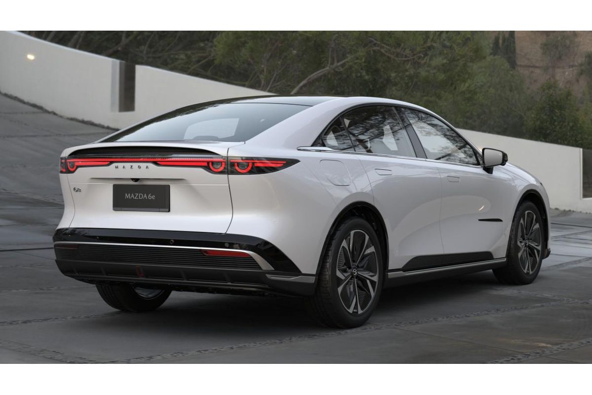 2026 Mazda 6e E35 GT