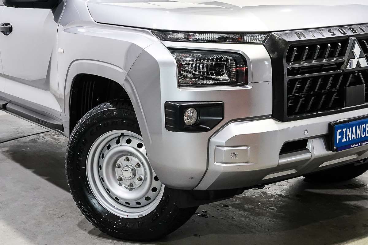 2025 Mitsubishi Triton GLX MV 4X4