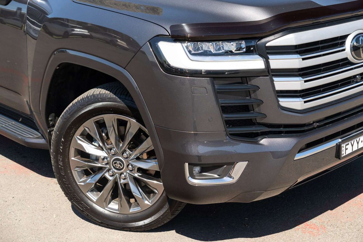 2025 Toyota Landcruiser Sahara ZX FJA300R
