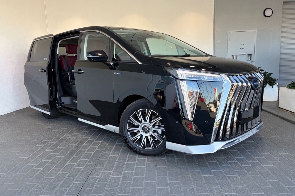 2026 GAC M8 PHEV Luxury