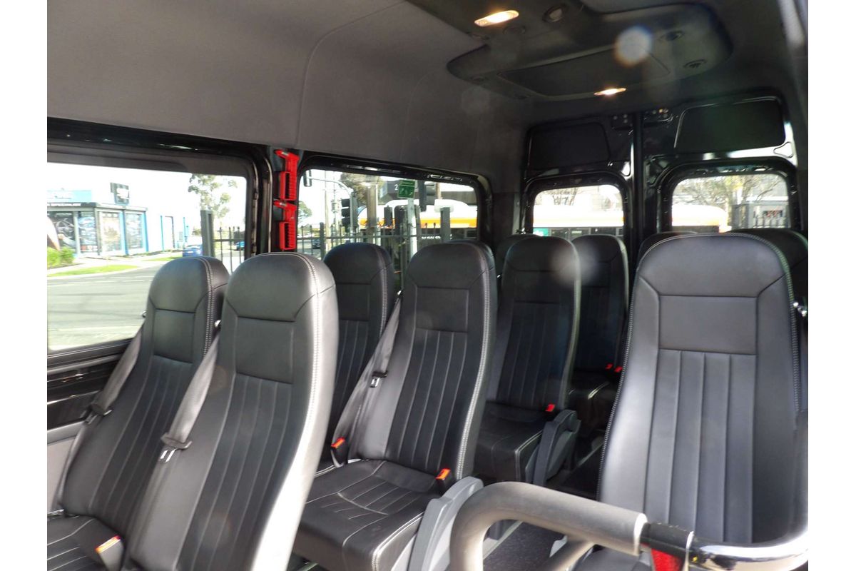 2024 Mercedes-Benz Sprinter 415 Transfer VS30 MWB Low Roof