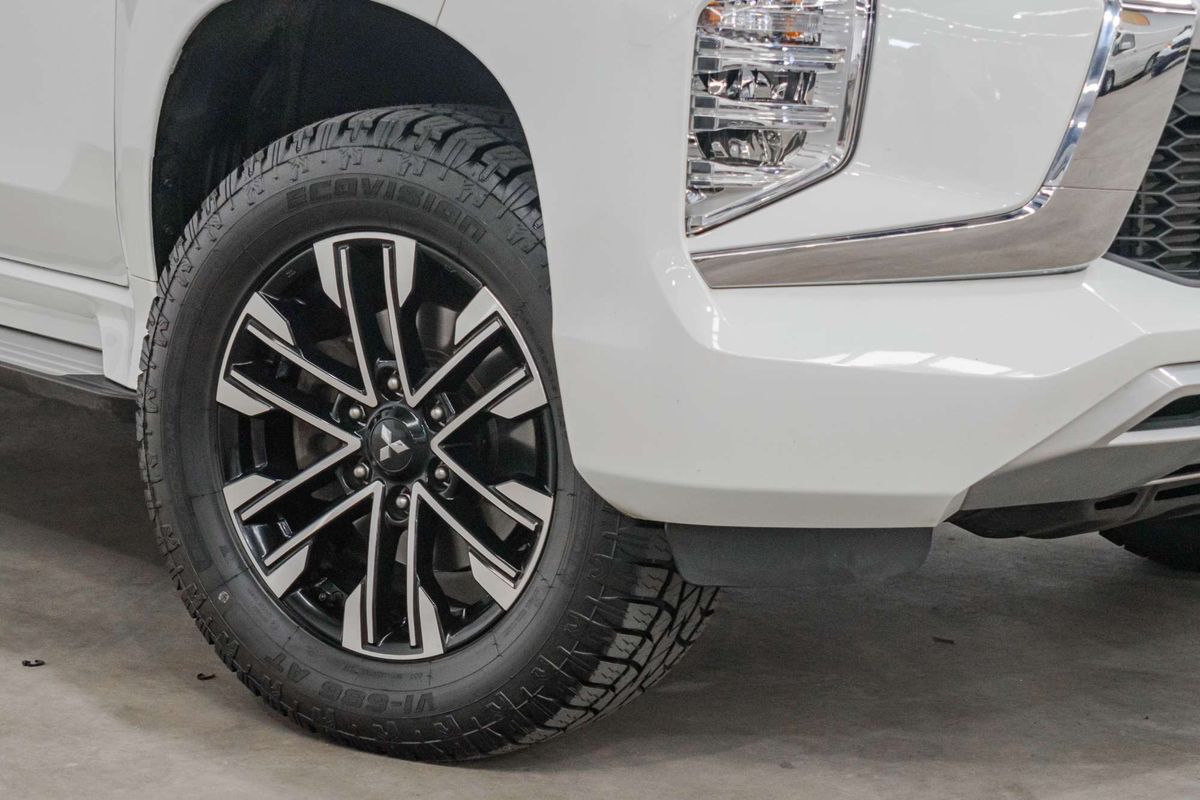 2022 Mitsubishi Pajero Sport GLS QF