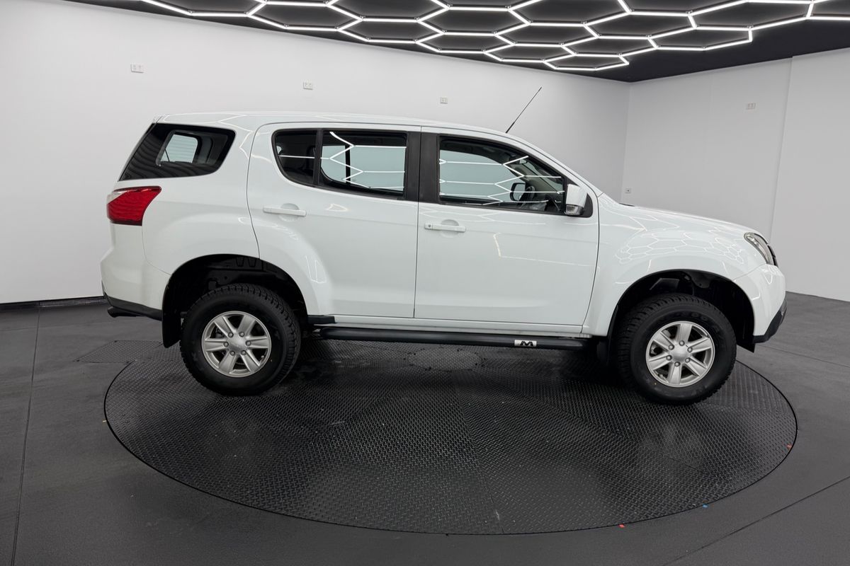 2016 Isuzu MU-X LS-U