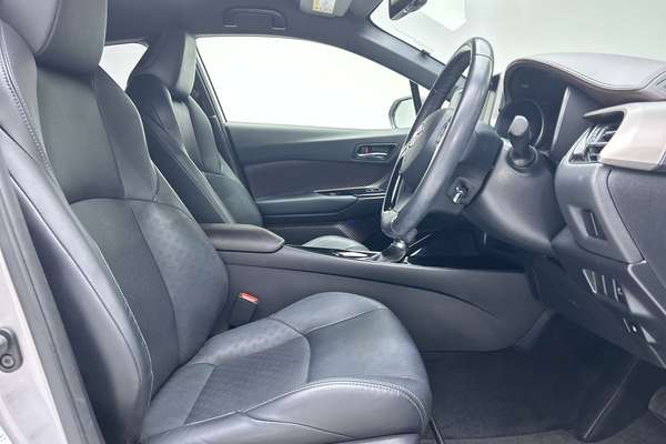 2018 Toyota C-HR Koba NGX50R thumb-12