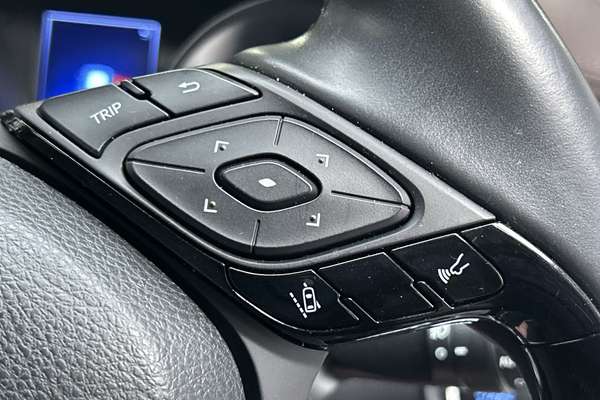2018 Toyota C-HR Koba NGX50R thumb-17