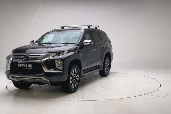 2021 Mitsubishi Pajero Sport GLS QF thumb-5