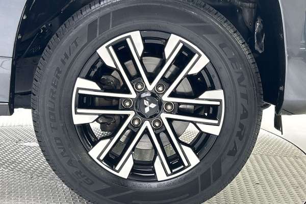 2021 Mitsubishi Pajero Sport GLS QF thumb-9