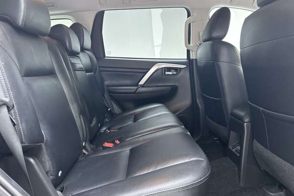 2021 Mitsubishi Pajero Sport GLS QF thumb-11