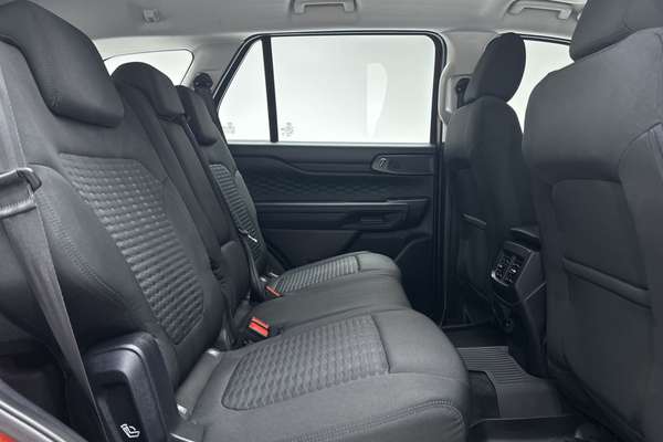 2023 Ford Everest Ambiente 2.0L thumb-11