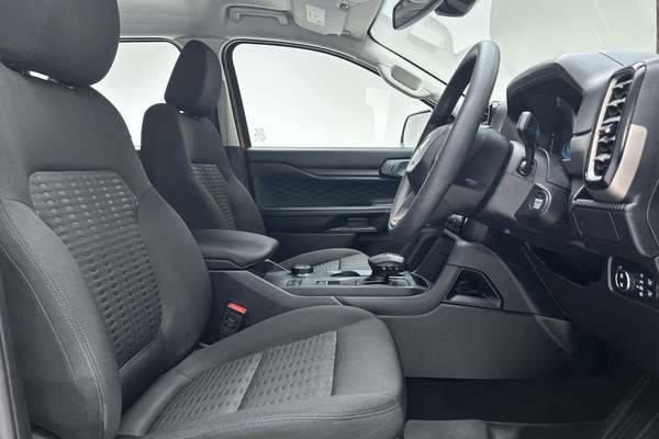 2023 Ford Everest Ambiente 2.0L thumb-12